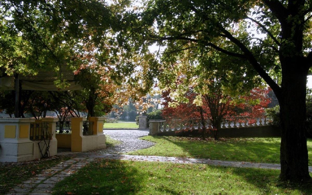 Hotel Villa Malpensa Vizzola Ticino Exterior foto