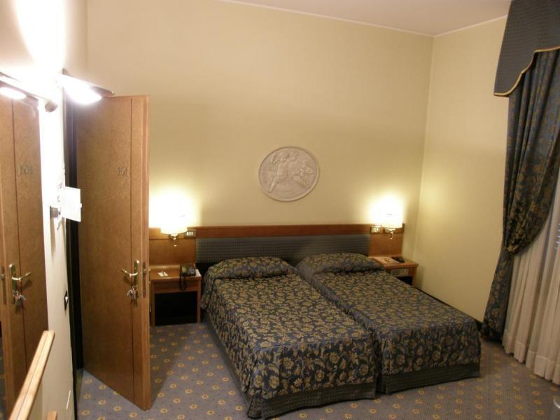 Hotel Villa Malpensa Vizzola Ticino Exterior foto